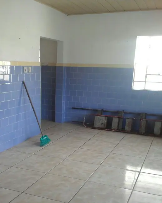 Foto 2 de Casa com 2 quartos à venda, 80m2 em Cachoeirinha - RS