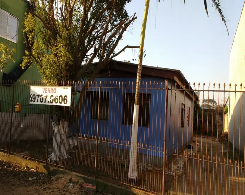 Foto 2 de Casa com 2 quartos à venda, 360m2 em Vila Fátima, Cachoeirinha - RS