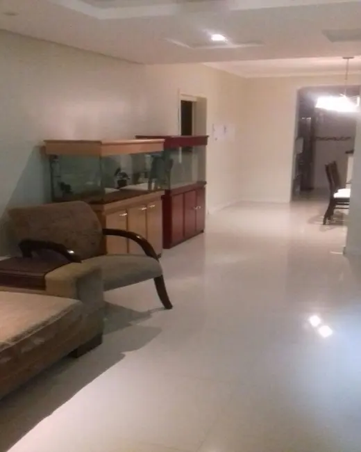 Foto 2 de Casa com 3 quartos à venda, 250m2 em Vila Veranópolis, Cachoeirinha - RS