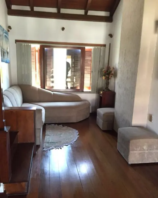 Foto 9 de Casa com 3 quartos à venda, 300m2 em Cachoeirinha - RS