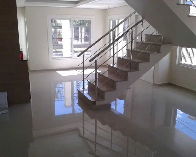 Foto 3 de Casa com 3 quartos à venda, 242m2 em Cachoeirinha - RS