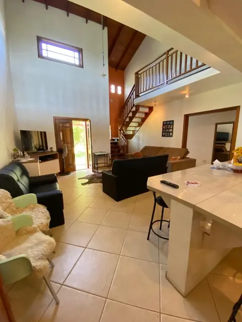 Sítio / Rancho com 3 quartos à venda, 240m2 em Gravatai - RS - imagem 8 Foto 8 de Sítio / Rancho com 3 quartos à venda, 240m2 em Gravatai - RS