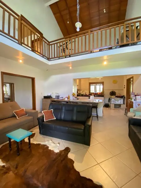 Sítio / Rancho com 3 quartos à venda, 240m2 em Gravatai - RS - imagem 6 Foto 6 de Sítio / Rancho com 3 quartos à venda, 240m2 em Gravatai - RS