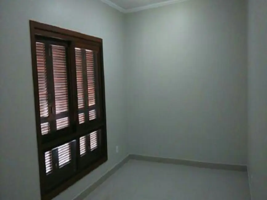 Foto 3 de Casa com 2 quartos à venda, 150m2 em Cachoeirinha - RS