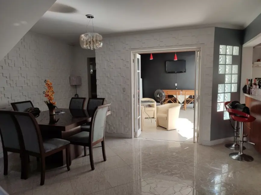 Foto 4 de Casa com 3 quartos à venda, 213m2 em Cachoeirinha - RS