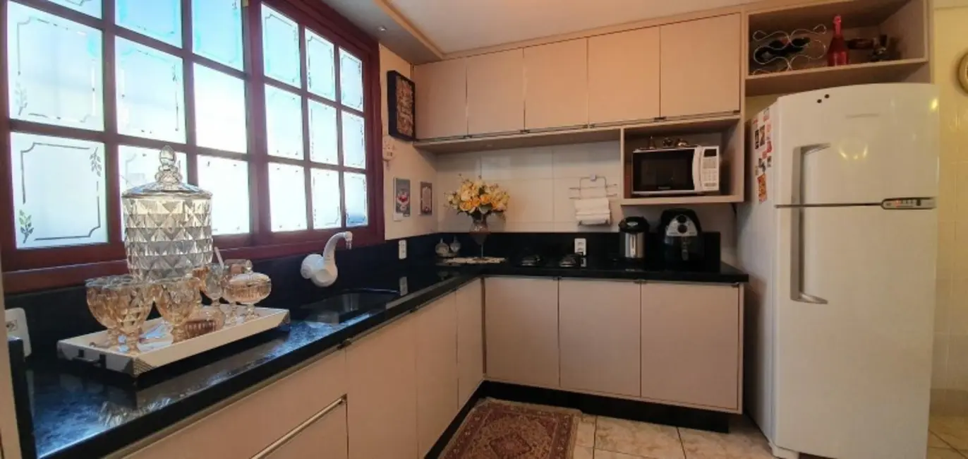 Foto 2 de Casa com 2 quartos à venda, 160m2 em Parque da Matriz, Cachoeirinha - RS