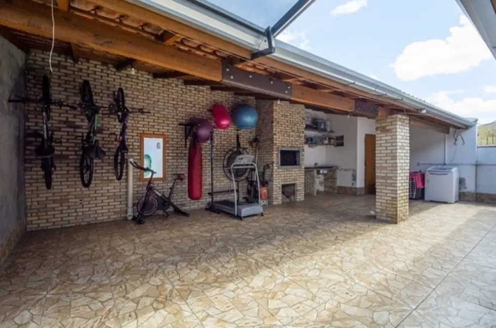 Foto 3 de Casa com 3 quartos à venda, 115m2 em Cachoeirinha - RS