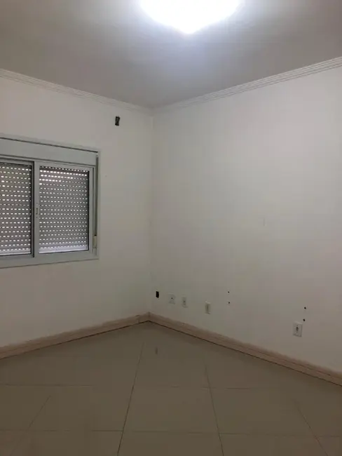 Foto 2 de Apartamento com 2 quartos à venda, 87m2 em Vila Imbui, Cachoeirinha - RS