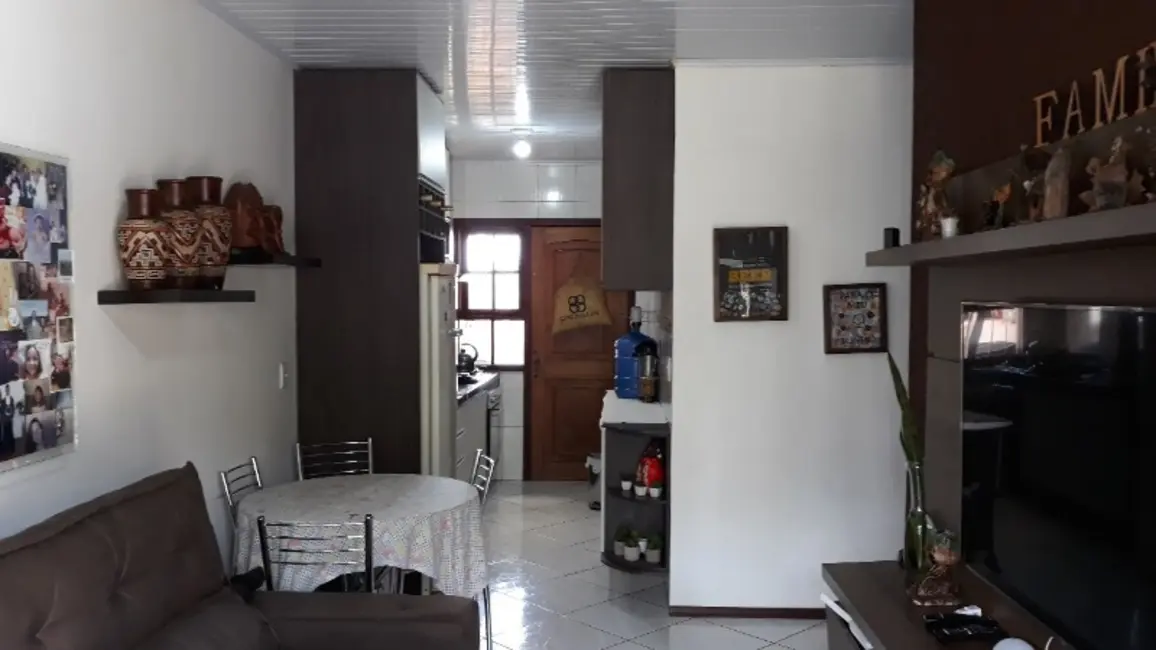 Casa com 3 quartos à venda, 69m2 em Gravatai - RS - imagem 5 Foto 5 de Casa com 3 quartos à venda, 69m2 em Gravatai - RS