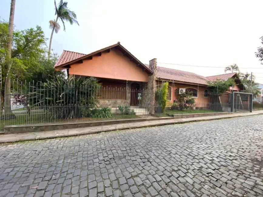 Foto 3 de Casa com 3 quartos à venda, 200m2 em Vila Eunice Nova, Cachoeirinha - RS