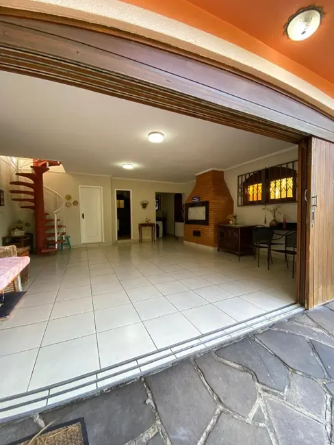 Foto 5 de Casa com 3 quartos à venda, 200m2 em Vila Eunice Nova, Cachoeirinha - RS