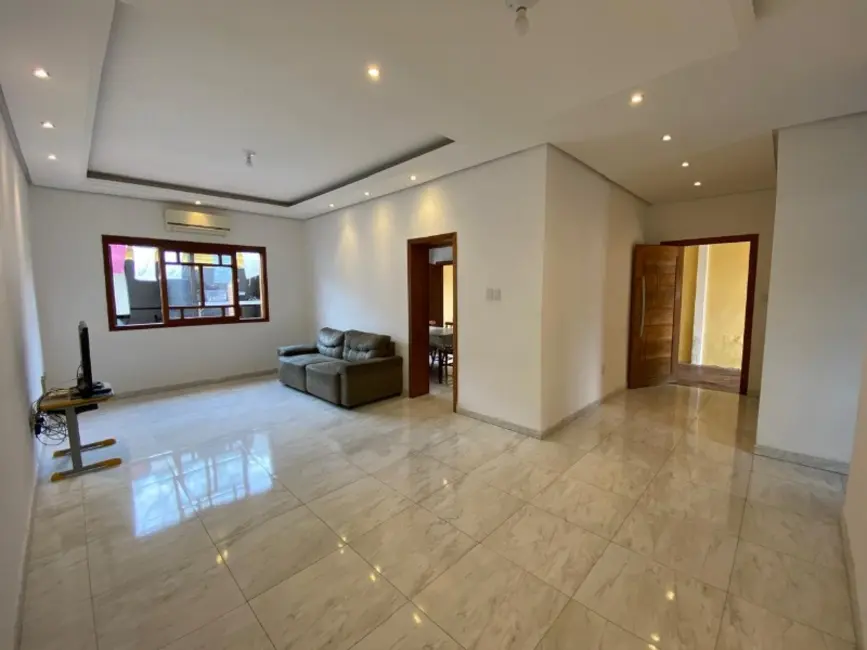 Foto 1 de Casa com 2 quartos à venda, 162m2 em Cachoeirinha - RS