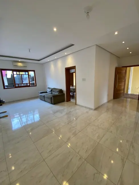 Foto 4 de Casa com 2 quartos à venda, 162m2 em Cachoeirinha - RS