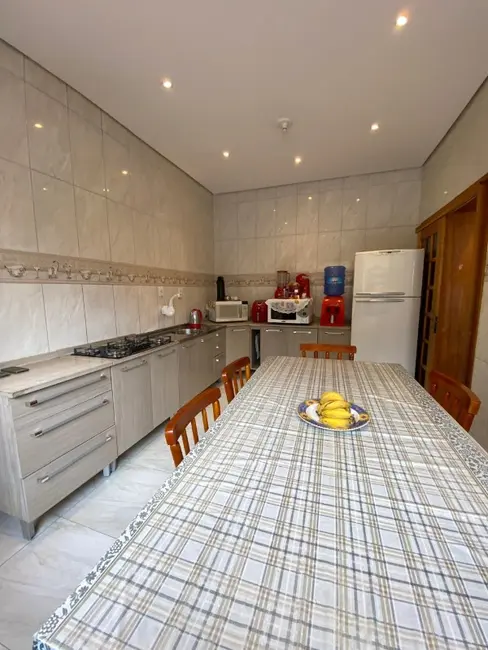 Foto 6 de Casa com 2 quartos à venda, 162m2 em Cachoeirinha - RS