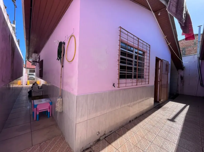 Casa com 2 quartos à venda, 140m2 em Parque da Matriz, Cachoeirinha - RS - imagem 8 Foto 8 de Casa com 2 quartos à venda, 140m2 em Parque da Matriz, Cachoeirinha - RS