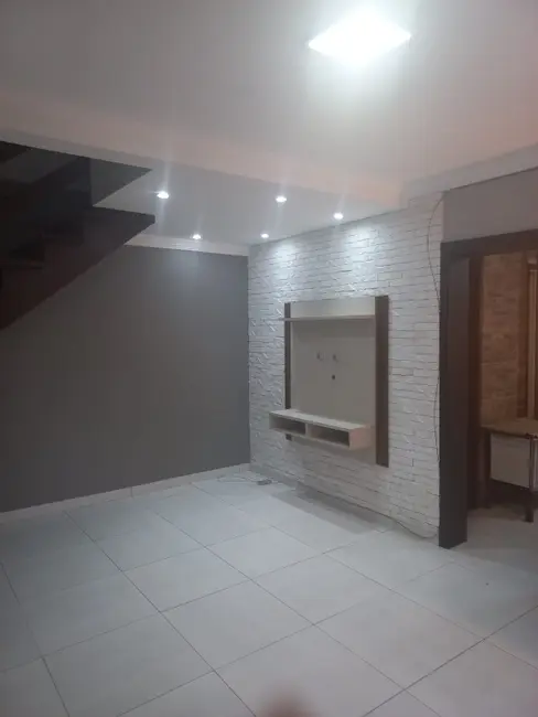 Foto 1 de Casa com 2 quartos à venda, 82m2 em COHAB, Cachoeirinha - RS