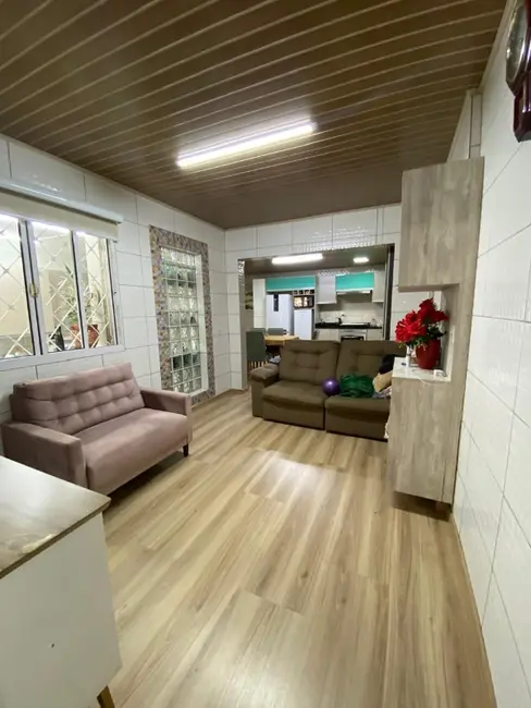 Casa com 2 quartos à venda, 130m2 em Parque da Matriz, Cachoeirinha - RS - imagem 8 Foto 8 de Casa com 2 quartos à venda, 130m2 em Parque da Matriz, Cachoeirinha - RS