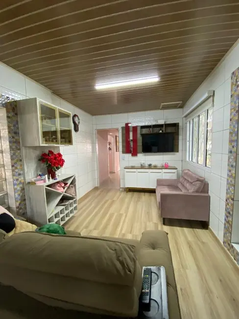 Casa com 2 quartos à venda, 130m2 em Parque da Matriz, Cachoeirinha - RS - imagem 3 Foto 3 de Casa com 2 quartos à venda, 130m2 em Parque da Matriz, Cachoeirinha - RS