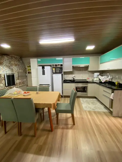 Casa com 2 quartos à venda, 130m2 em Parque da Matriz, Cachoeirinha - RS - imagem 4 Foto 4 de Casa com 2 quartos à venda, 130m2 em Parque da Matriz, Cachoeirinha - RS