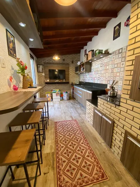 Casa com 2 quartos à venda, 73m2 em Cachoeirinha - RS - imagem 1 Foto 1 de Casa com 2 quartos à venda, 73m2 em Cachoeirinha - RS