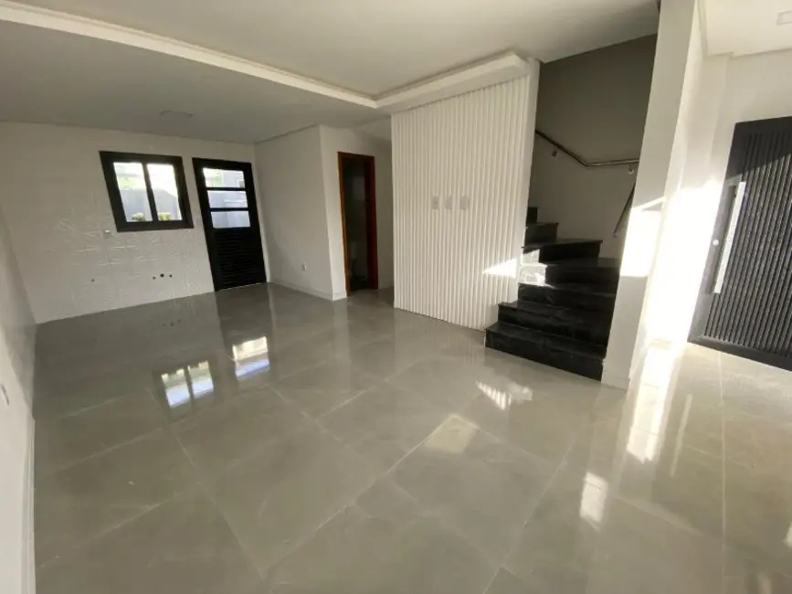 Foto 2 de Casa com 3 quartos à venda, 100m2 em Cachoeirinha - RS