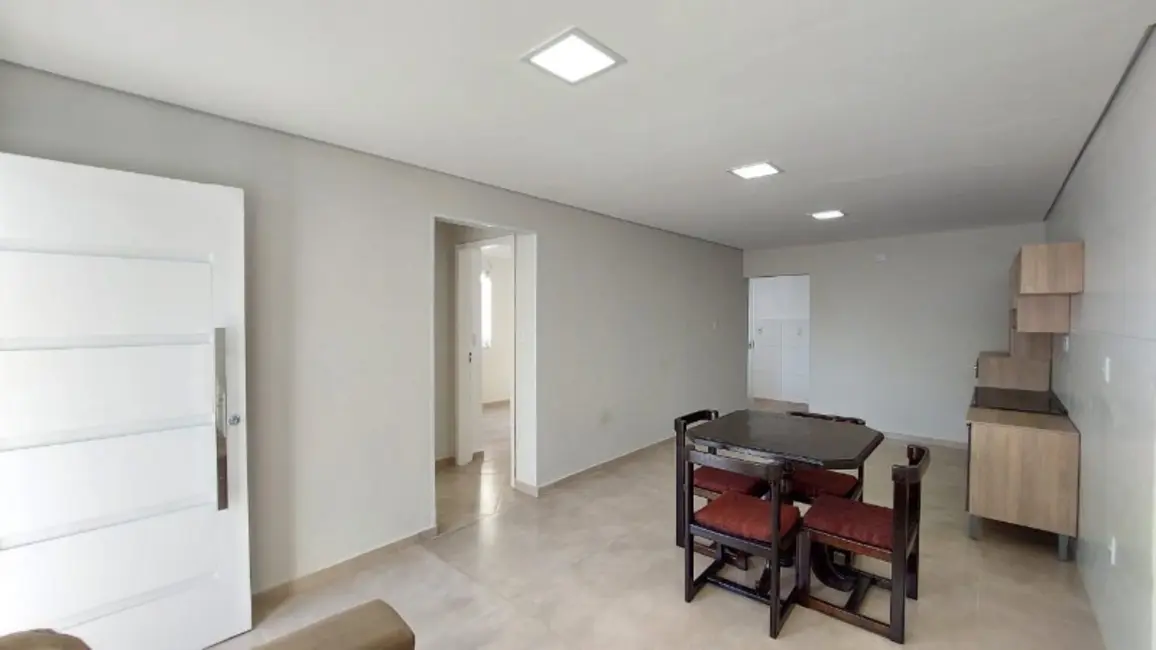 Casa com 2 quartos à venda, 72m2 em Centro, Tramandai - RS - imagem 5 Foto 5 de Casa com 2 quartos à venda, 72m2 em Centro, Tramandai - RS