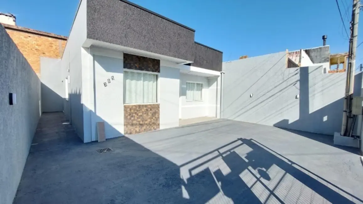 Casa com 2 quartos à venda, 72m2 em Centro, Tramandai - RS - imagem 2 Foto 2 de Casa com 2 quartos à venda, 72m2 em Centro, Tramandai - RS