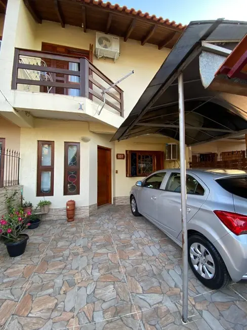 Foto 2 de Casa com 2 quartos à venda, 80m2 em Vila Eunice Velha, Cachoeirinha - RS