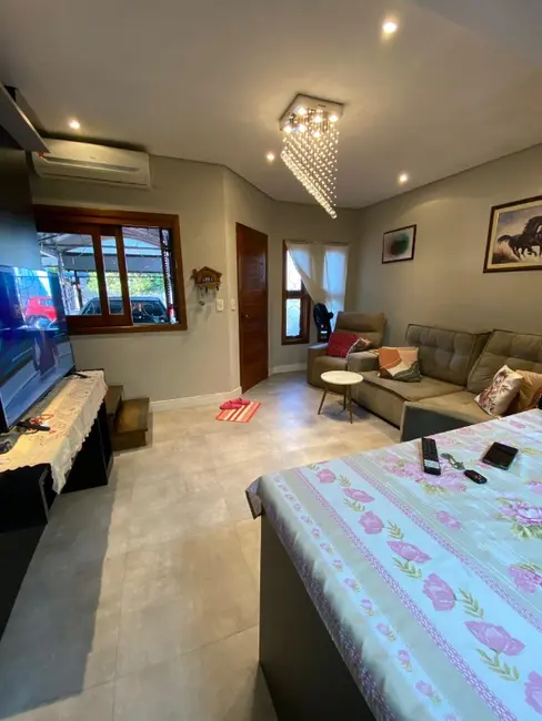 Foto 3 de Casa com 2 quartos à venda, 80m2 em Vila Eunice Velha, Cachoeirinha - RS