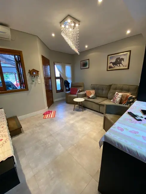 Foto 4 de Casa com 2 quartos à venda, 80m2 em Vila Eunice Velha, Cachoeirinha - RS