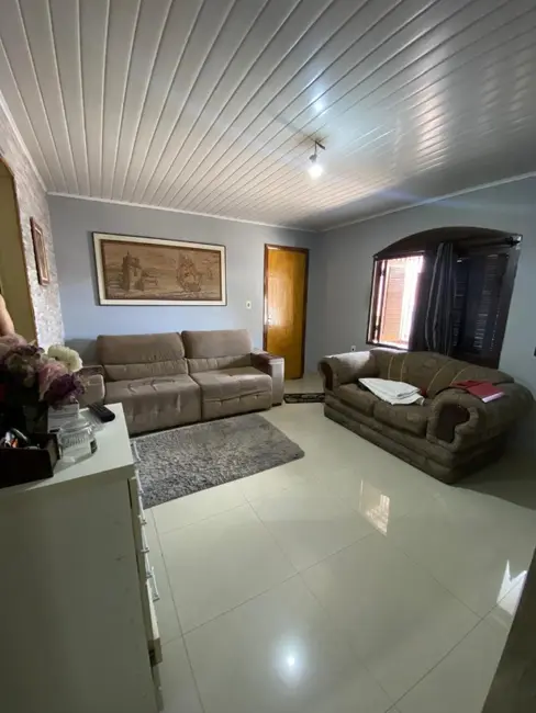 Casa com 4 quartos à venda, 130m2 em Vila Parque Brasília, Cachoeirinha - RS - imagem 4 Foto 4 de Casa com 4 quartos à venda, 130m2 em Vila Parque Brasília, Cachoeirinha - RS