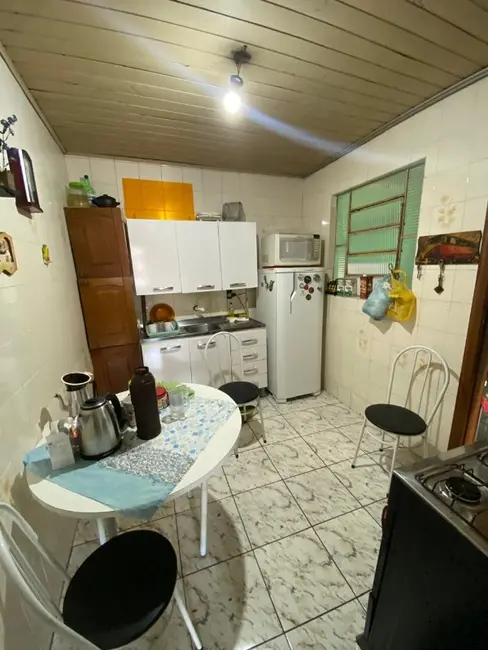 Casa com 4 quartos à venda, 130m2 em Vila Parque Brasília, Cachoeirinha - RS - imagem 9 Foto 9 de Casa com 4 quartos à venda, 130m2 em Vila Parque Brasília, Cachoeirinha - RS