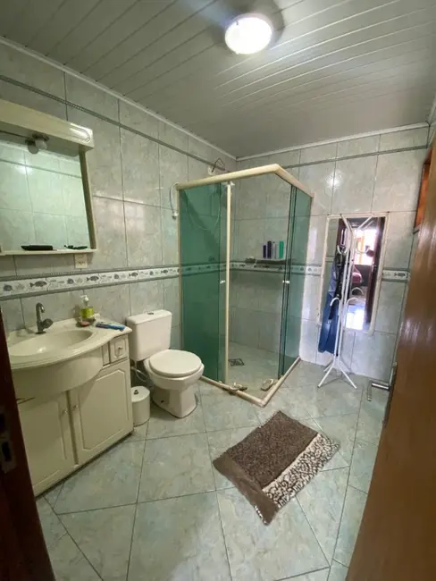 Casa com 4 quartos à venda, 130m2 em Vila Parque Brasília, Cachoeirinha - RS - imagem 3 Foto 3 de Casa com 4 quartos à venda, 130m2 em Vila Parque Brasília, Cachoeirinha - RS