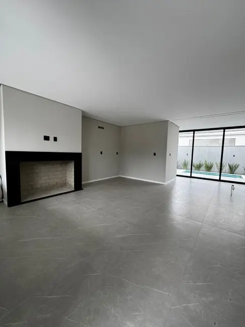 Casa de Condomínio com 3 quartos à venda, 155m2 em Gravatai - RS - imagem 4 Foto 4 de Casa de Condomínio com 3 quartos à venda, 155m2 em Gravatai - RS