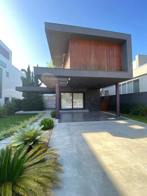 Casa de Condomínio com 3 quartos à venda, 240m2 em Gravatai - RS - imagem 2 Foto 2 de Casa de Condomínio com 3 quartos à venda, 240m2 em Gravatai - RS