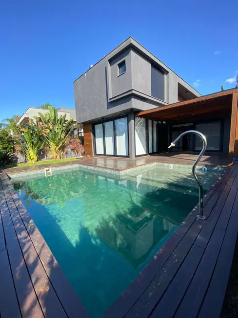 Casa de Condomínio com 3 quartos à venda, 240m2 em Gravatai - RS - imagem 8 Foto 8 de Casa de Condomínio com 3 quartos à venda, 240m2 em Gravatai - RS