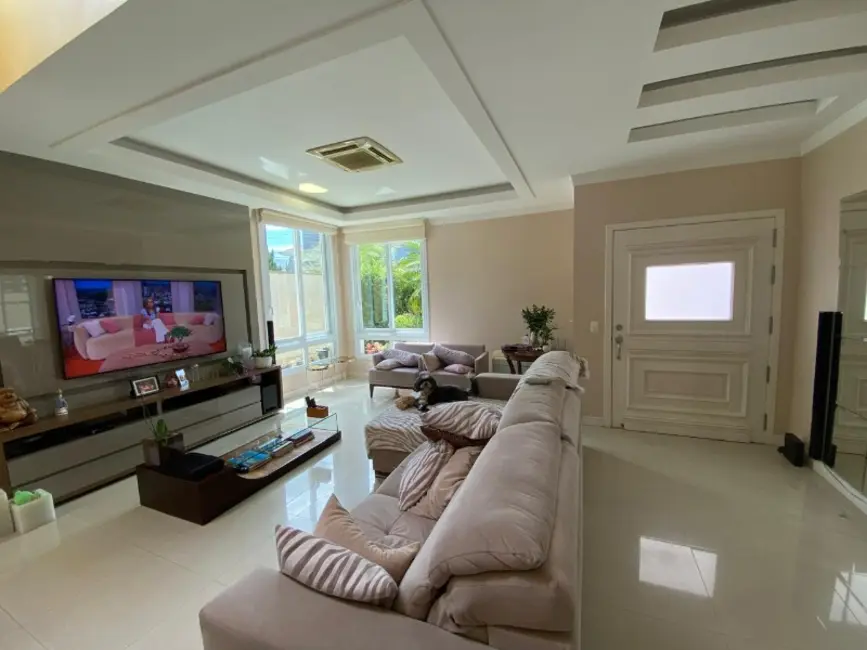 Foto 4 de Casa com 3 quartos à venda, 360m2 em Cachoeirinha - RS