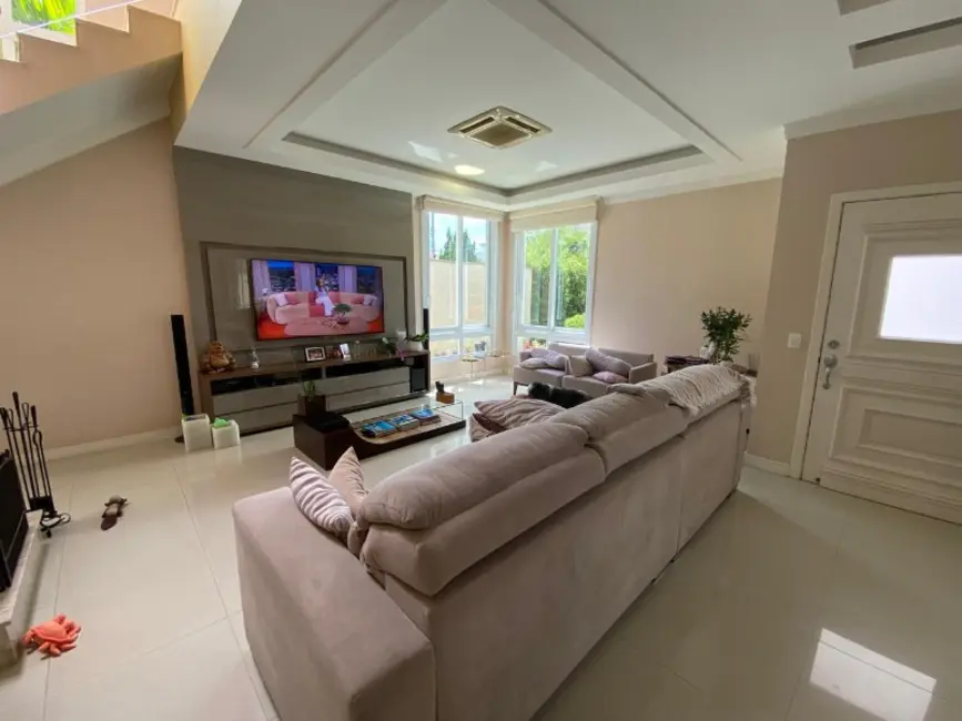 Foto 3 de Casa com 3 quartos à venda, 360m2 em Cachoeirinha - RS