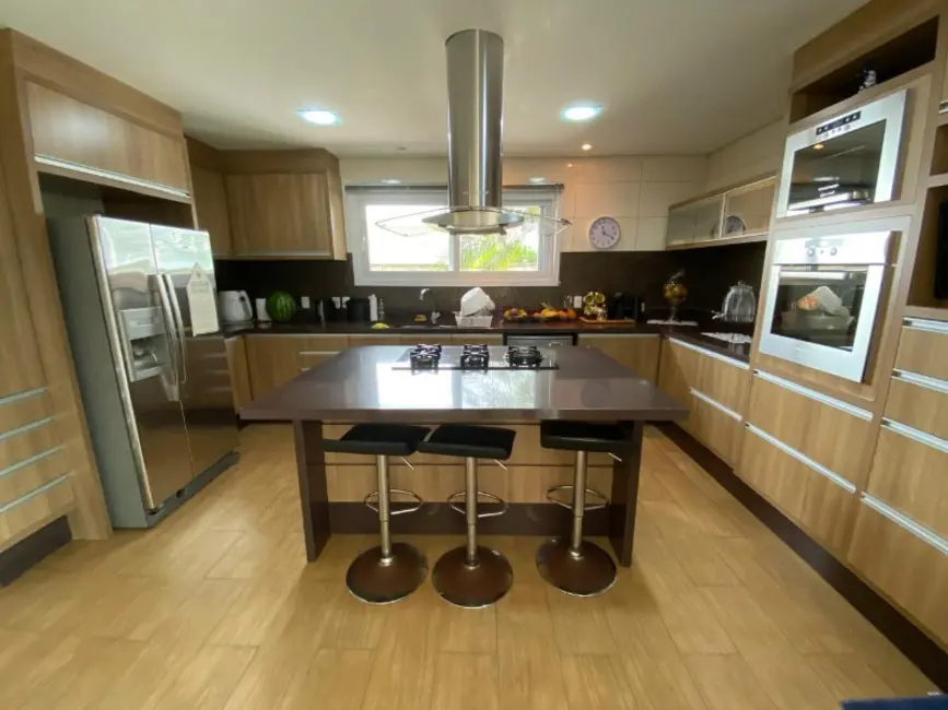 Foto 6 de Casa com 3 quartos à venda, 360m2 em Cachoeirinha - RS