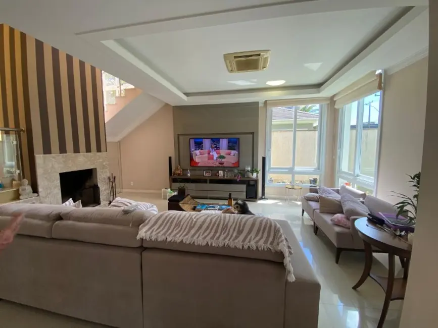 Foto 5 de Casa com 3 quartos à venda, 360m2 em Cachoeirinha - RS