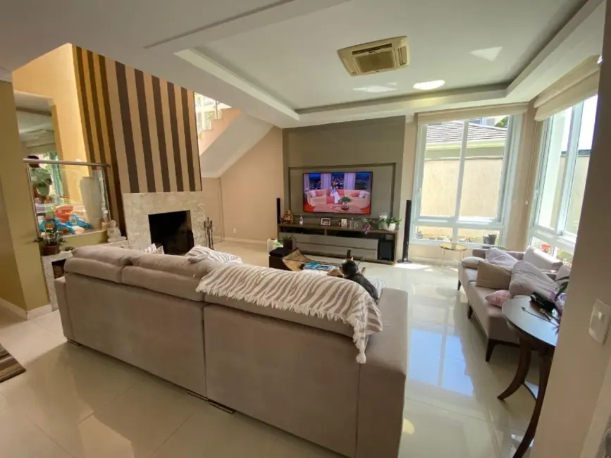 Foto 2 de Casa com 3 quartos à venda, 360m2 em Cachoeirinha - RS