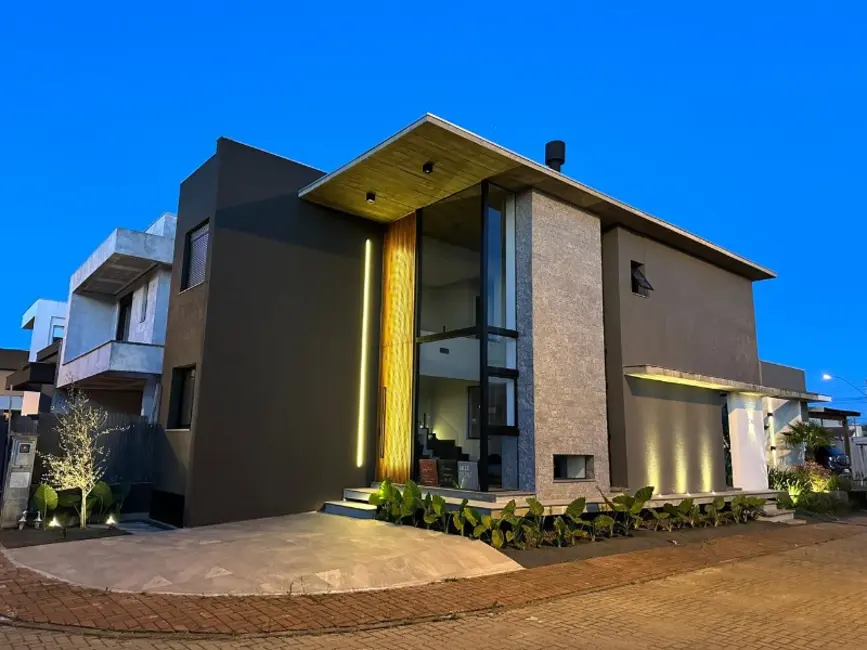 Foto 1 de Casa de Condomínio com 4 quartos à venda, 156m2 em Gravatai - RS