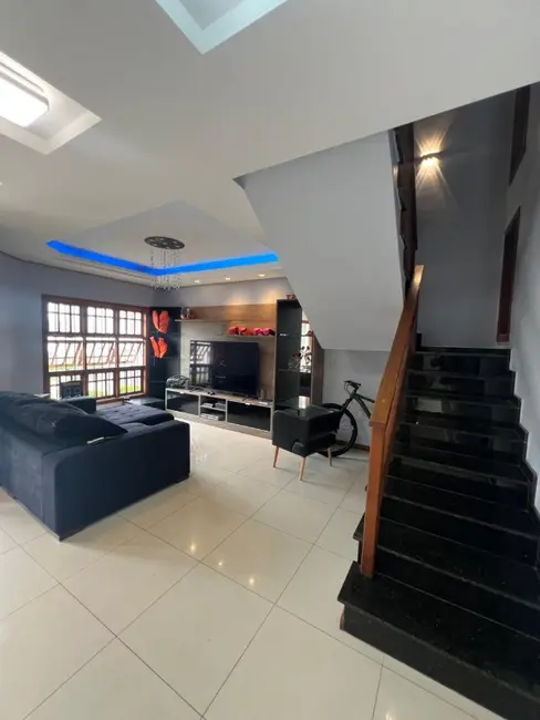 Foto 6 de Casa com 3 quartos à venda, 180m2 em Cachoeirinha - RS