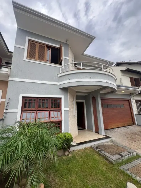 Foto 1 de Casa com 3 quartos à venda, 180m2 em Cachoeirinha - RS