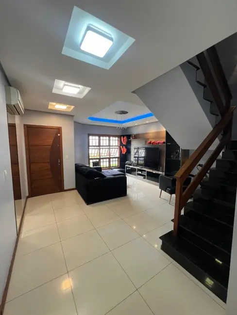 Foto 9 de Casa com 3 quartos à venda, 180m2 em Cachoeirinha - RS