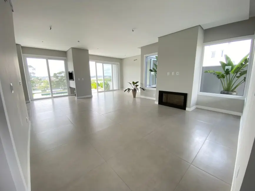 Foto 2 de Casa de Condomínio com 3 quartos à venda, 230m2 em Centro, Gravatai - RS