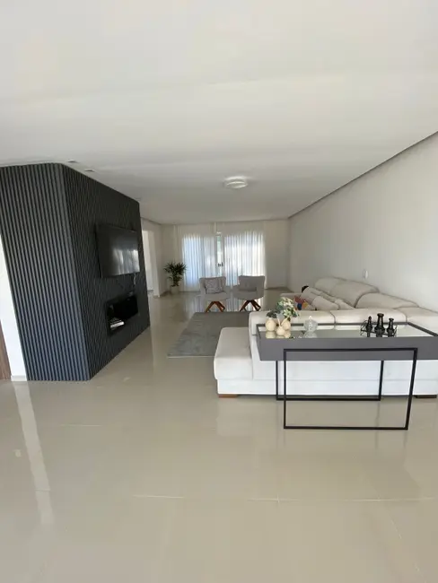 Foto 2 de Casa de Condomínio com 3 quartos à venda, 385m2 em Morada Gaúcha, Gravatai - RS