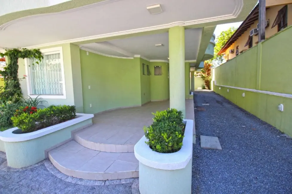 Foto 3 de Apartamento com 2 quartos à venda, 86m2 em Bombinhas - SC