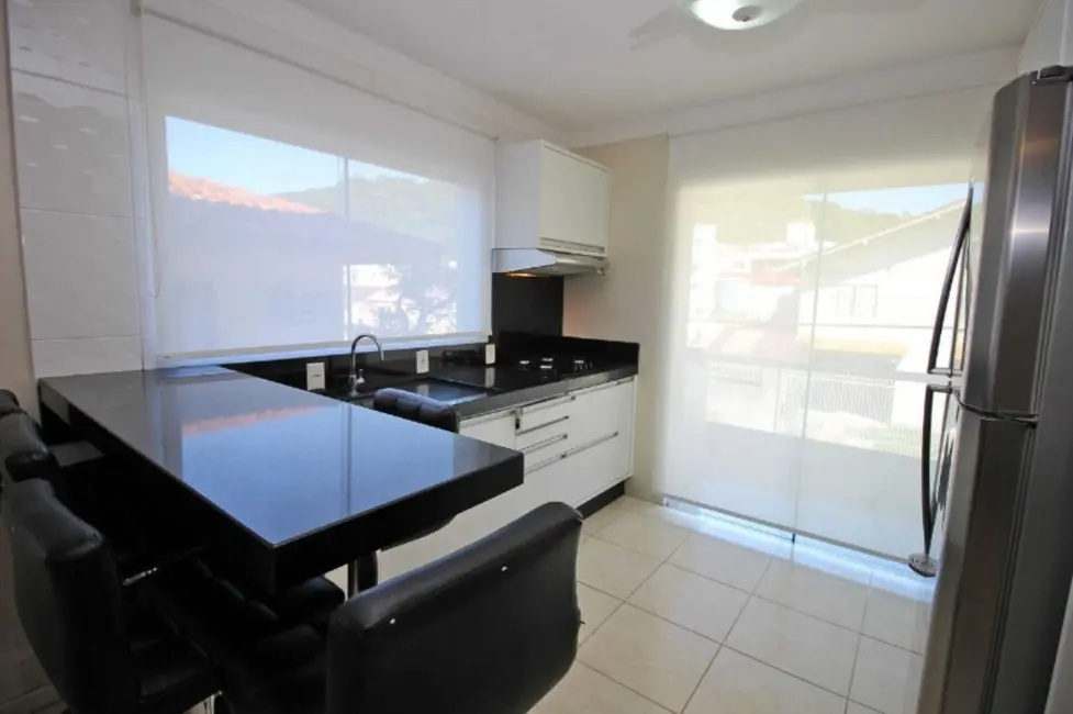 Foto 6 de Apartamento com 2 quartos à venda, 86m2 em Bombinhas - SC