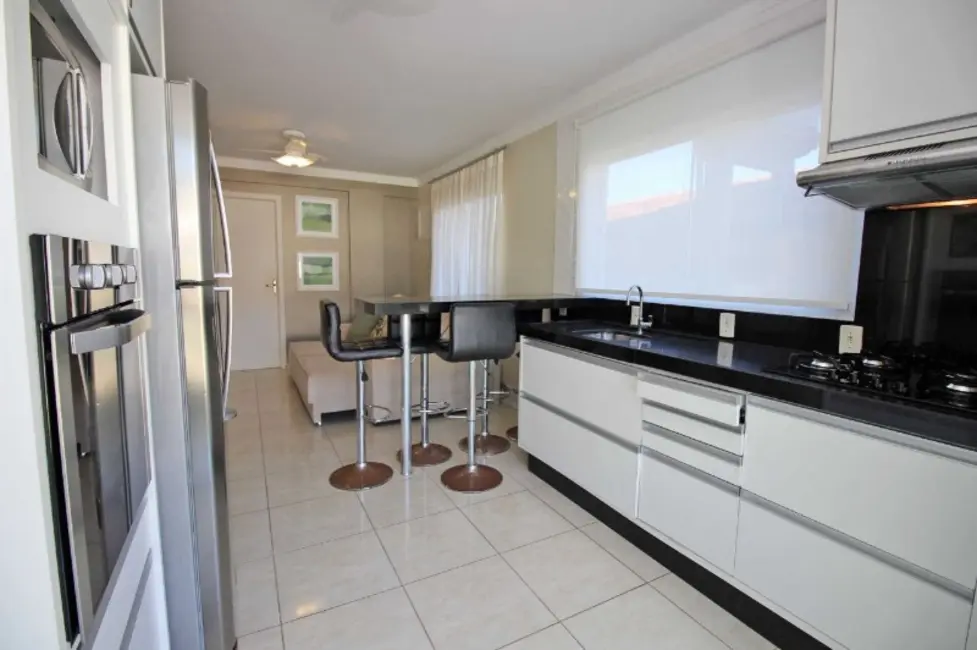 Foto 1 de Apartamento com 2 quartos à venda, 86m2 em Bombinhas - SC